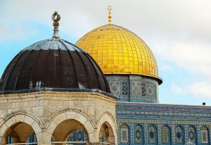 The Dome of the Rock and the Al Aqsa mosque both sit on the Temple Mount.